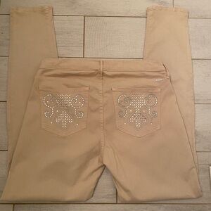 NWT MARCIANO CREAM COLOURED SKINNY JEGGINGS SIZE 31 WAIST